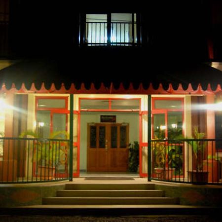 Hotel Elisa Апиа Экстерьер фото