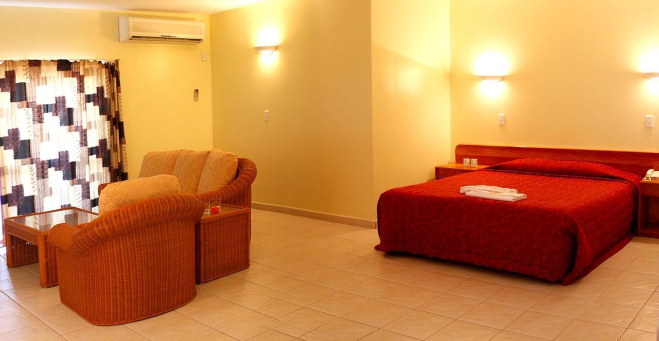 Hotel Elisa Апиа Экстерьер фото