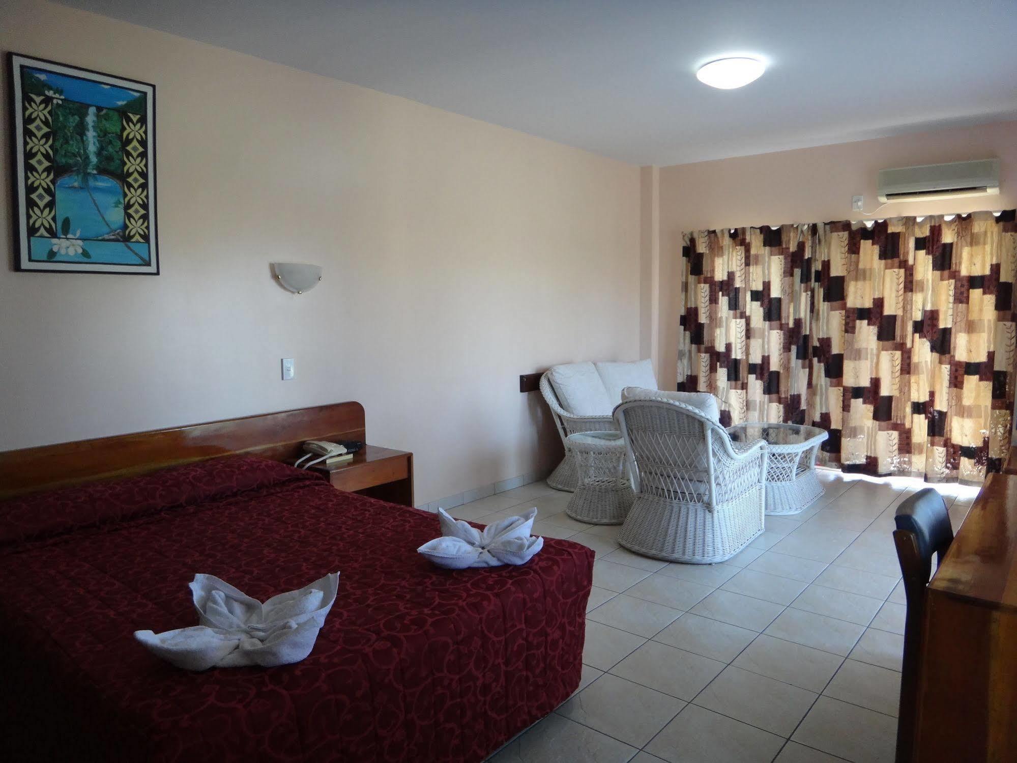 Hotel Elisa Апиа Экстерьер фото